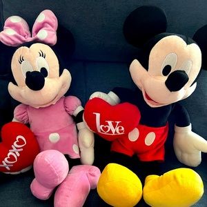 Minnie & Mickey Mouse